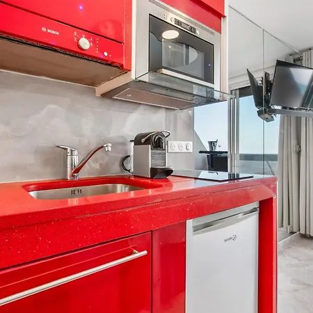 Joker Heliopolis Seafront With Panoramic Sea View דירה *